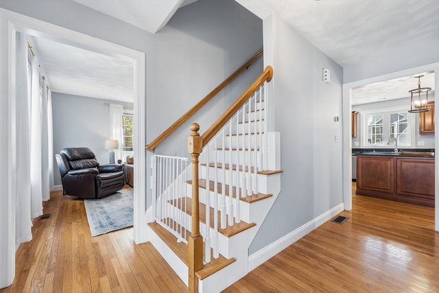 12 Bell Rd, Tewksbury, MA 01876