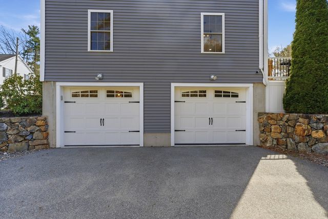 12 Bell Rd, Tewksbury, MA 01876