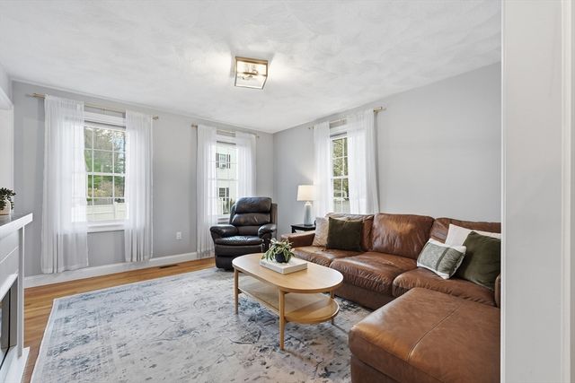 12 Bell Rd, Tewksbury, MA 01876