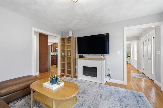 12 Bell Rd, Tewksbury, MA 01876