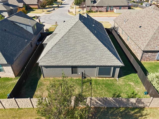 15304 Deer Valley Trail, Edmond, OK 73013