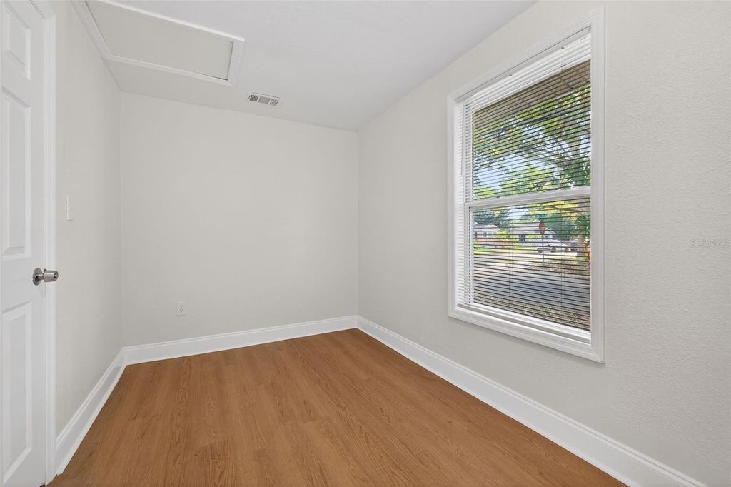 Image 15 of property listing at 1777 28TH AVENUE N, St Petersburg, FL 33713