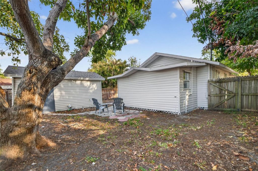 Image 17 of property listing at 1777 28TH AVENUE N, St Petersburg, FL 33713