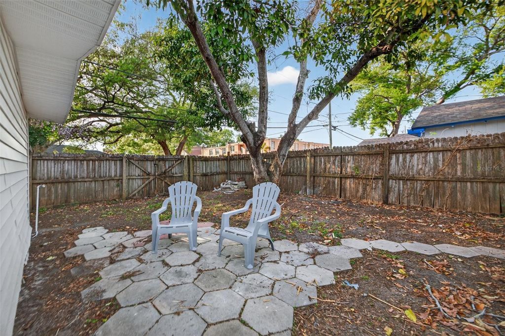 Image 18 of property listing at 1777 28TH AVENUE N, St Petersburg, FL 33713