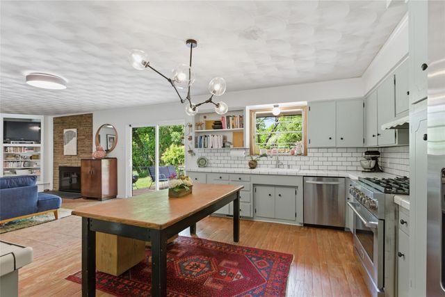 3929 S Franklin Street, Dallas, TX 75233