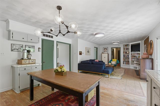 3929 S Franklin Street, Dallas, TX 75233