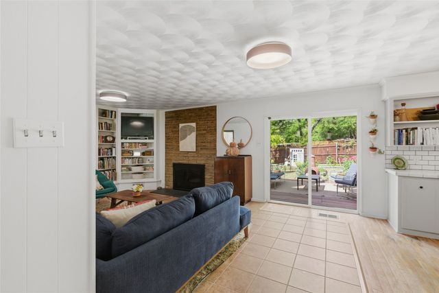 3929 S Franklin Street, Dallas, TX 75233