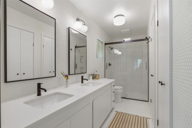 3929 S Franklin Street, Dallas, TX 75233