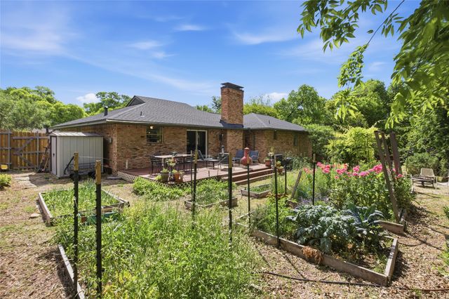 3929 S Franklin Street, Dallas, TX 75233