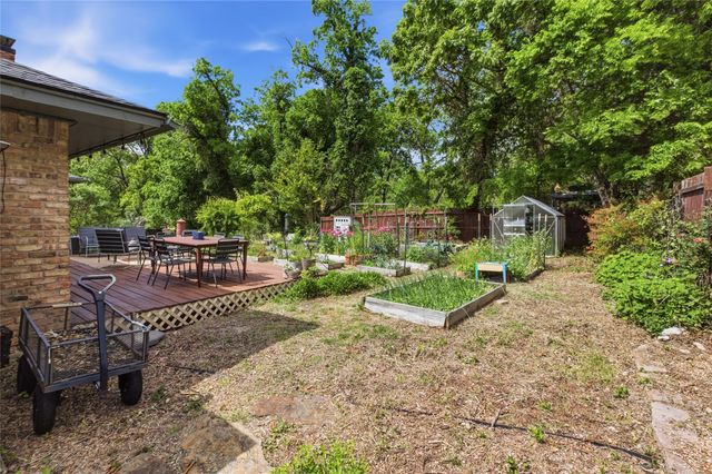 3929 S Franklin Street, Dallas, TX 75233