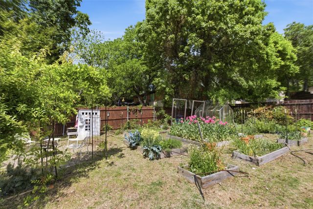 3929 S Franklin Street, Dallas, TX 75233