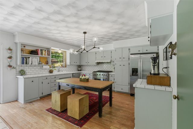 3929 S Franklin Street, Dallas, TX 75233