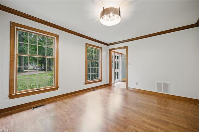 6657 Branch RD, Hayes, VA 23072