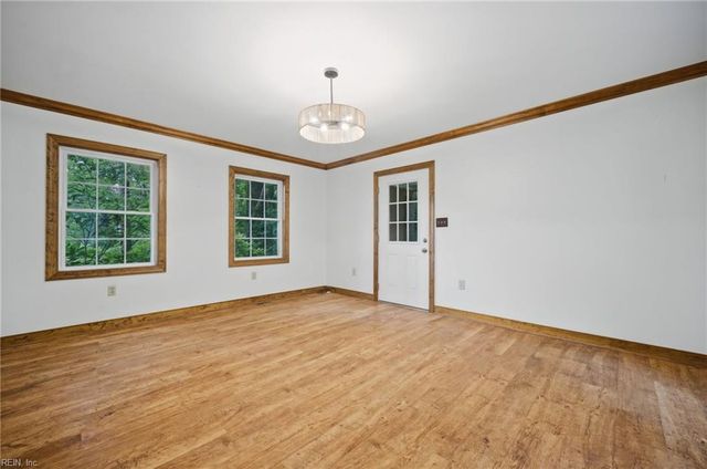 6657 Branch RD, Hayes, VA 23072