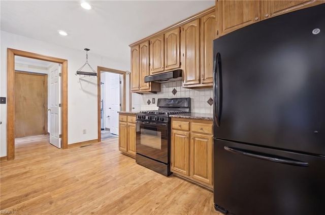 6657 Branch RD, Hayes, VA 23072