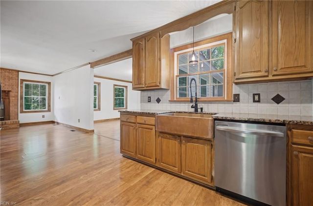 6657 Branch RD, Hayes, VA 23072