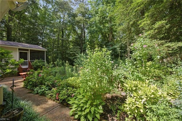 6657 Branch RD, Hayes, VA 23072