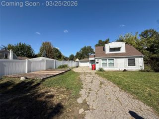 19071 Toepfer Drive, Eastpointe, MI 48021