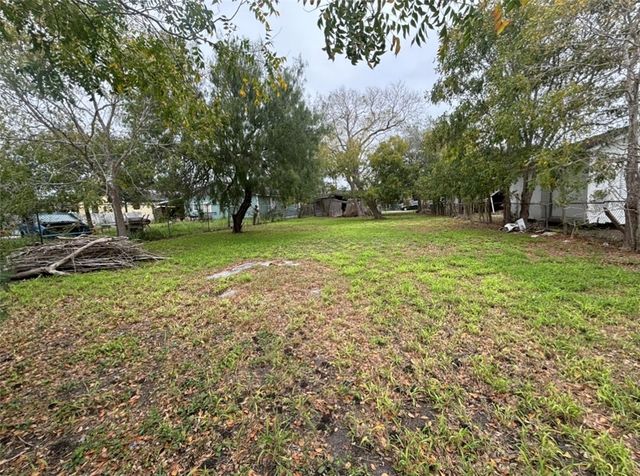 1017 National Dr, Corpus Christi, TX 78416