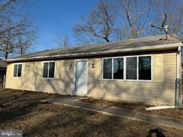 14 SCAMMELL DR, Browns Mills, NJ 08015