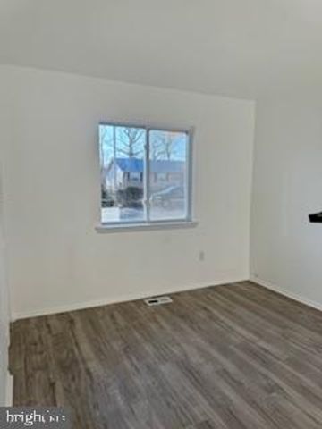 14 SCAMMELL DR, Browns Mills, NJ 08015