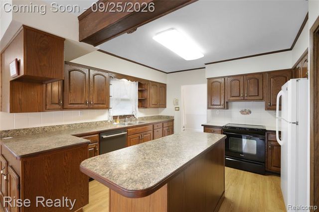 6130 Richfield Road, Flint, MI 48506