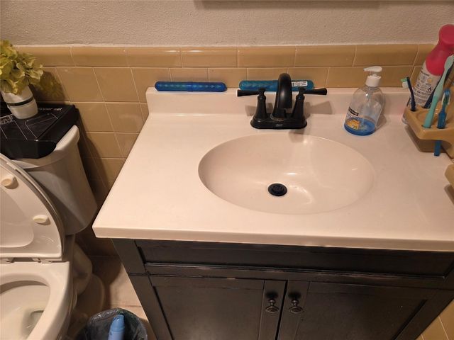 9604 NW 67th Ct, Tamarac, FL 33321