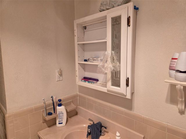 9604 NW 67th Ct, Tamarac, FL 33321