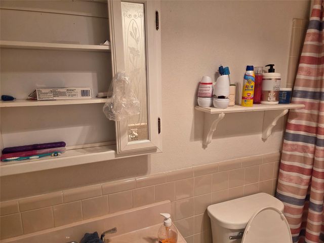 9604 NW 67th Ct, Tamarac, FL 33321