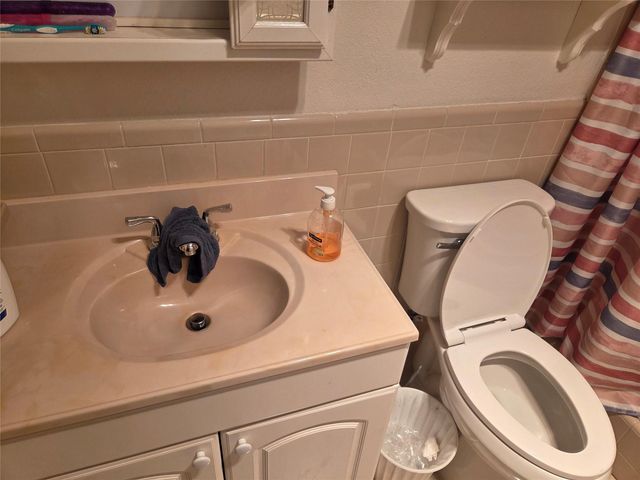 9604 NW 67th Ct, Tamarac, FL 33321