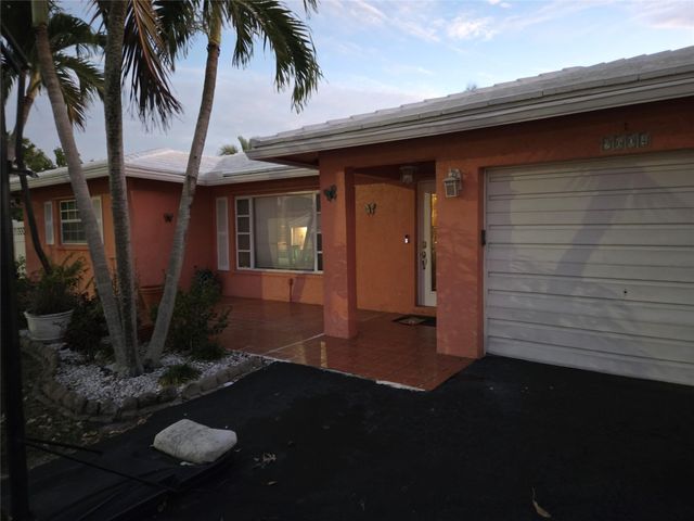 9604 NW 67th Ct, Tamarac, FL 33321