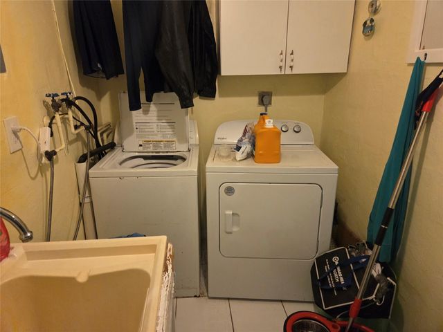 9604 NW 67th Ct, Tamarac, FL 33321