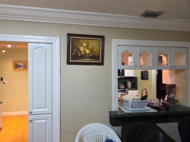 9604 NW 67th Ct, Tamarac, FL 33321