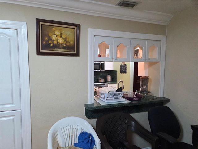 9604 NW 67th Ct, Tamarac, FL 33321