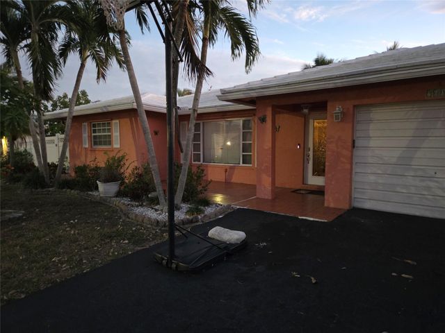 9604 NW 67th Ct, Tamarac, FL 33321