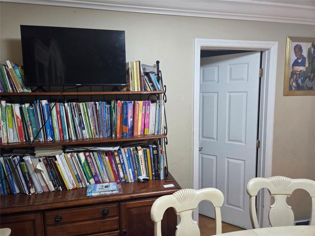 9604 NW 67th Ct, Tamarac, FL 33321