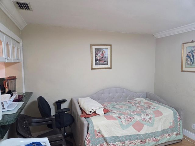 9604 NW 67th Ct, Tamarac, FL 33321