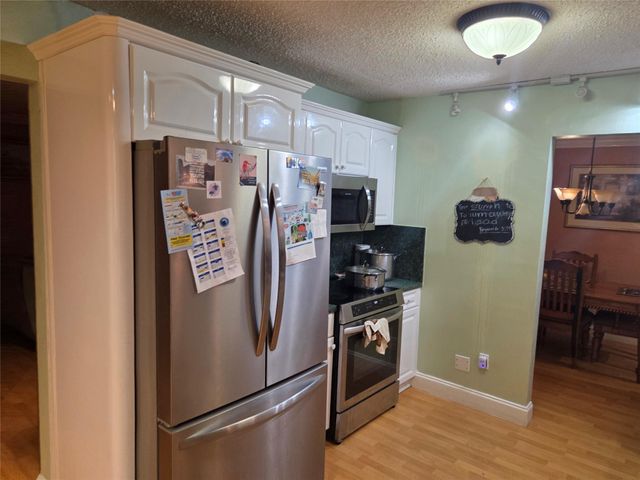 9604 NW 67th Ct, Tamarac, FL 33321