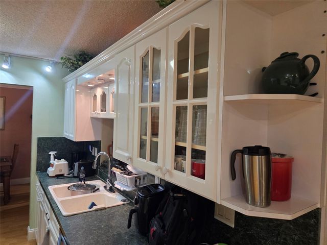 9604 NW 67th Ct, Tamarac, FL 33321