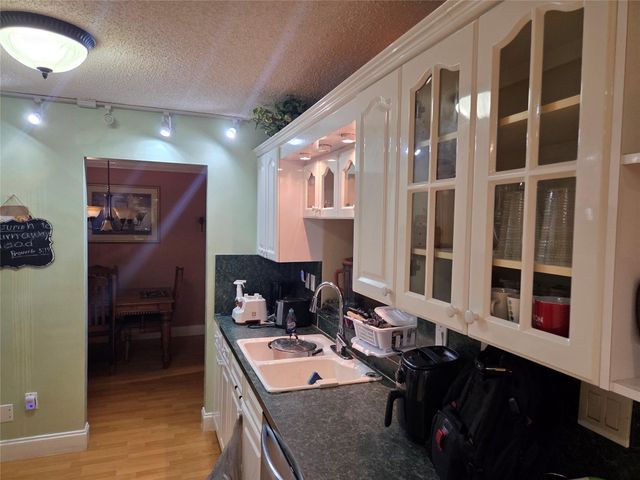 9604 NW 67th Ct, Tamarac, FL 33321