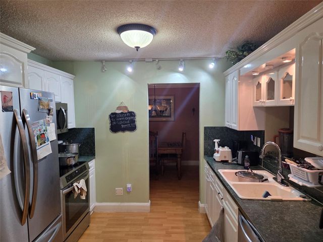 9604 NW 67th Ct, Tamarac, FL 33321