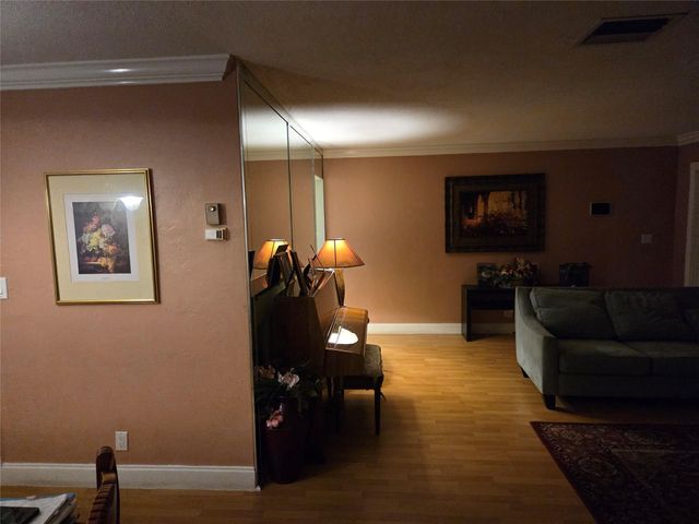 9604 NW 67th Ct, Tamarac, FL 33321