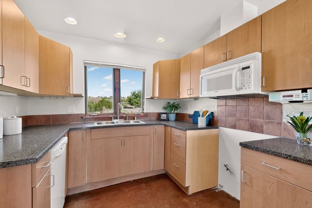3 Calle Las Casas, Santa Fe, NM 87507