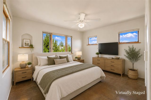 3 Calle Las Casas, Santa Fe, NM 87507