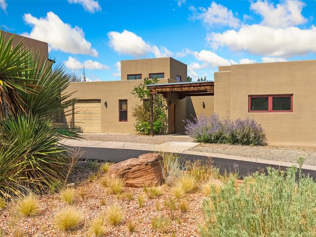 3 Calle Las Casas, Santa Fe, NM 87507