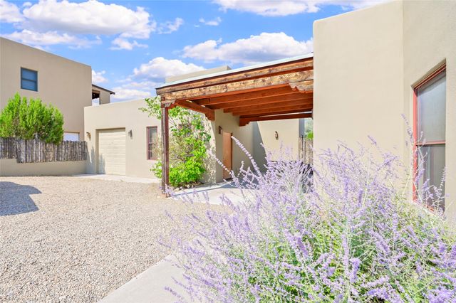 3 Calle Las Casas, Santa Fe, NM 87507