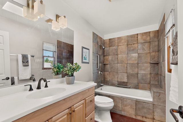 3 Calle Las Casas, Santa Fe, NM 87507