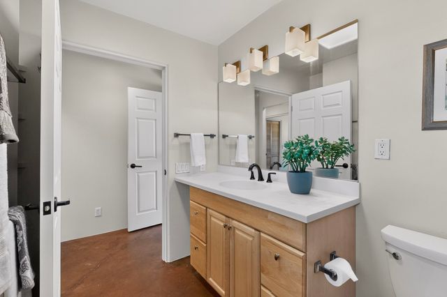 3 Calle Las Casas, Santa Fe, NM 87507