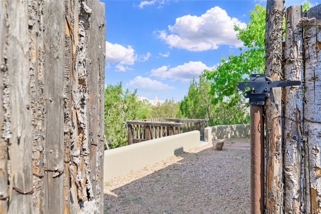 3 Calle Las Casas, Santa Fe, NM 87507