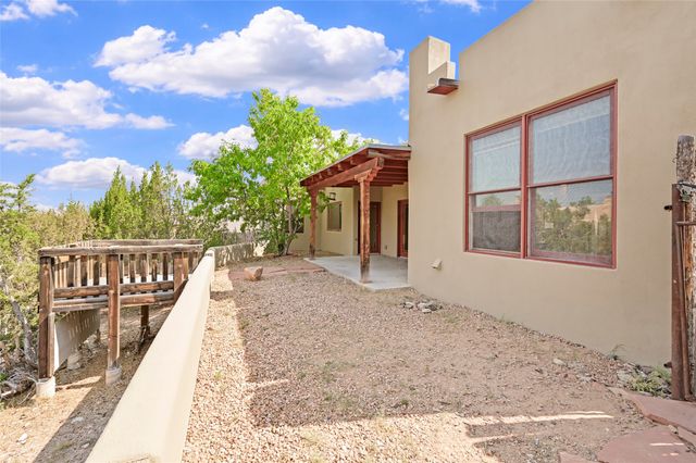 3 Calle Las Casas, Santa Fe, NM 87507